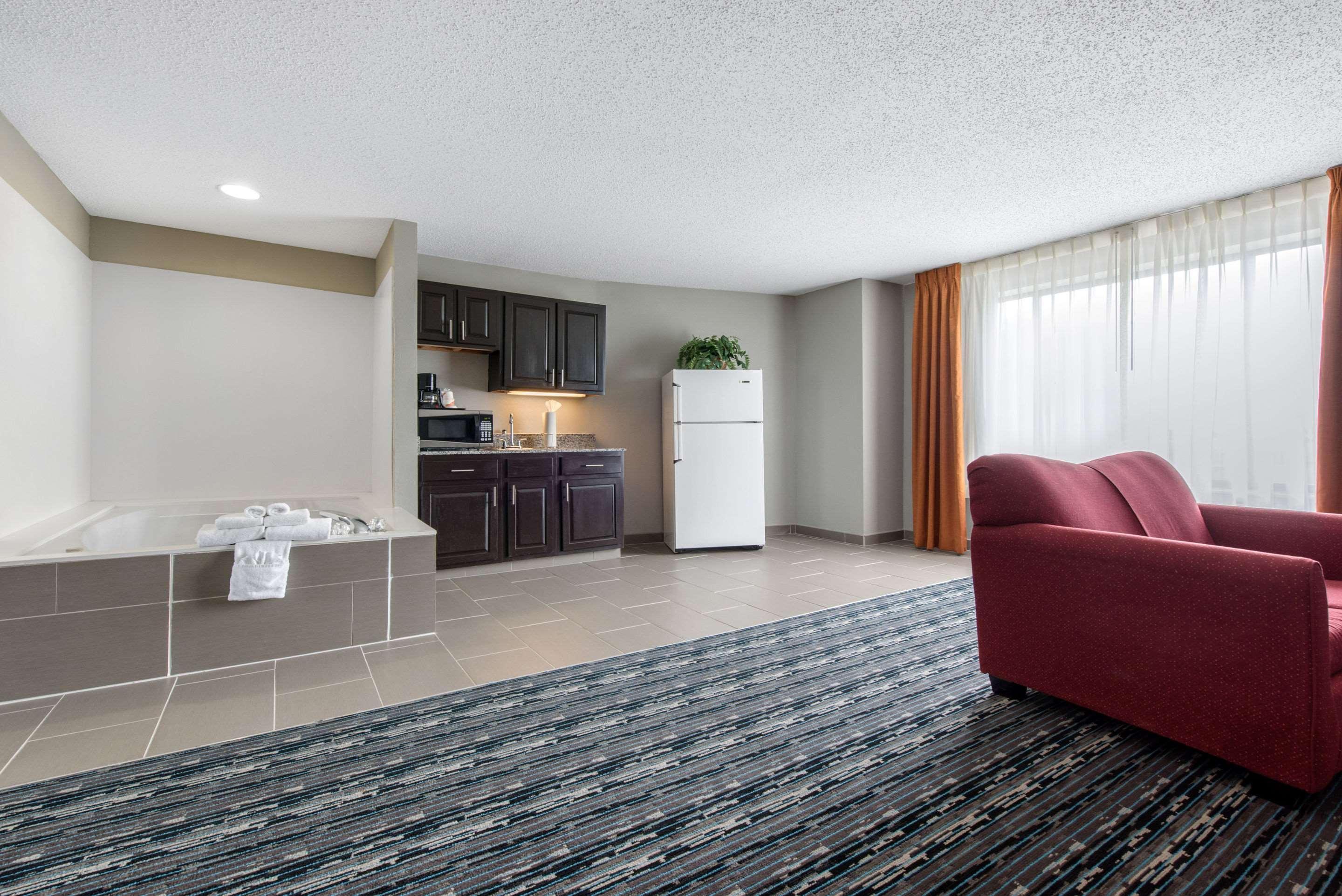 Quality Inn & Suites Brownsburg - Indianapolis West Luaran gambar