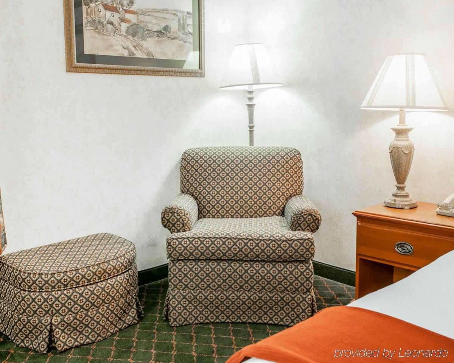 Quality Inn & Suites Brownsburg - Indianapolis West Luaran gambar